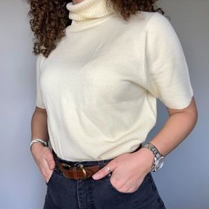 SOLD / VINTAGE • loose turtleneck